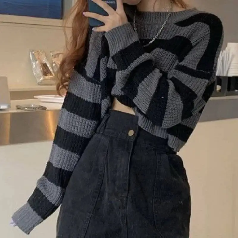 

Vintage Striped Cropped Sweater Women Oversized Knitted Jumper Female Autumn Long Sleeve O-neck Short Pullovers Tops Outwear