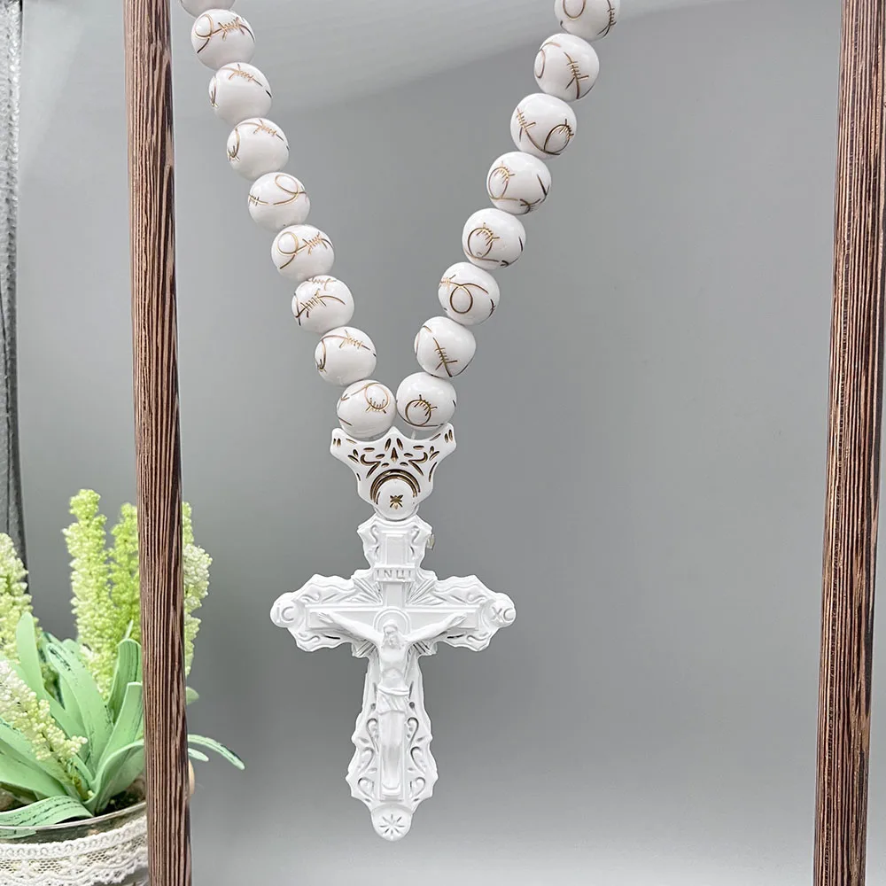 

GS145 NEW Pendants Cross White Holy Christ Jesus Resin Paintings Exquisite Beads Redemption Religious Decoration 3D Car Necklace