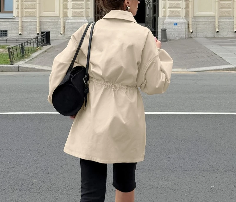 Nuovo Design Primavera-Autunno 2026: Giacca a Vento da Donna con Zip, Cappotto a Vita Elasticizzata di Media Lunghezza con Maniche Lunghe e Colletto