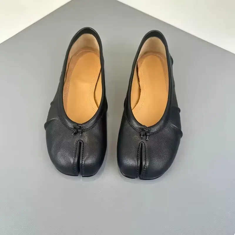 Zapatos Tabi de cuero PU a la moda para mujer, zapatos planos hechos a mano para mujer, zapatos de alta calidad, zapatos de mulas con punta abierta de diseño lujoso