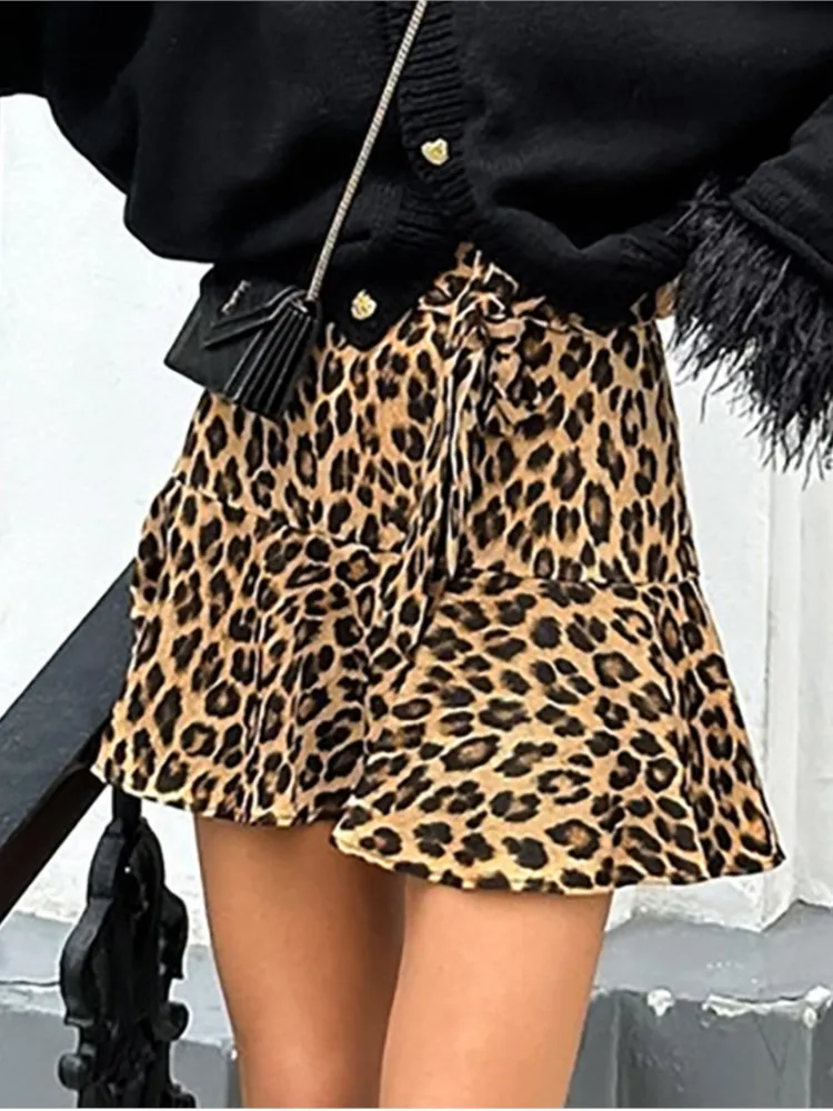 

Женские шорты с леопардовым принтом, с завышенной талией, простой стиль, на шнуровке, универсальные, удобные, элегантные, в ретро-стиле, облегающие бедра