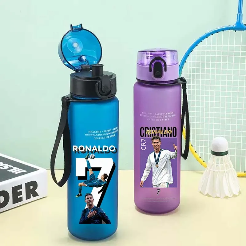 CR7 Cristiano Ronaldo Tragbarer Wasserbecher Mattierte Plastikflasche für Männer und Frauen Sommer Bergsteigen Sport Großvolumiger Becher