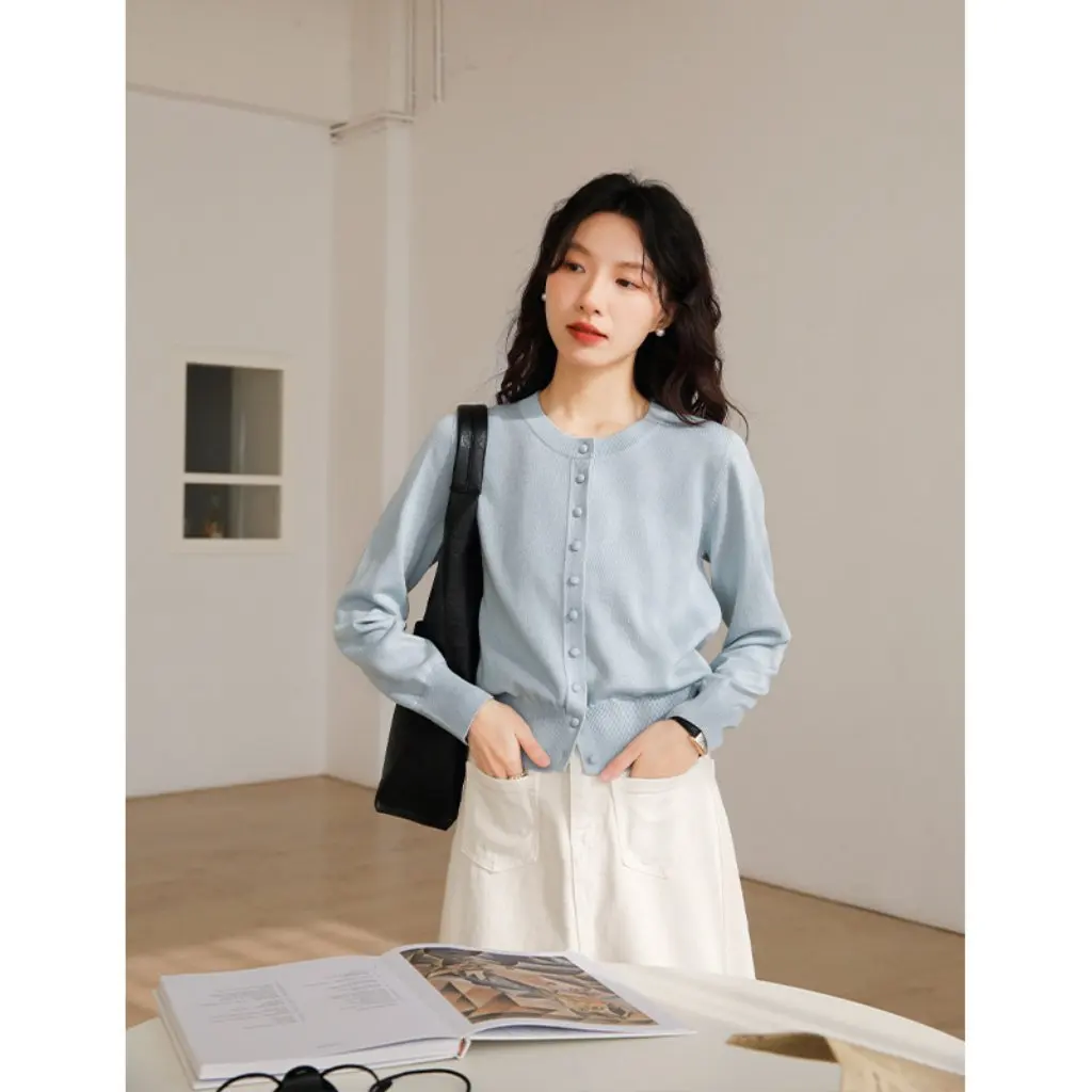 ライトブルーのニットカーディガンジャケット女性用ラウンドネック長袖韓国スタイルエレガントな春秋トップ