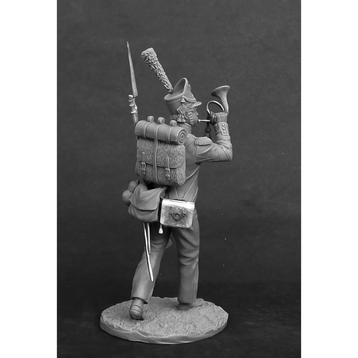 54mm resin unpainted model kit, Portuguese Legion Infantry Regiment Light Infantry Second Lieutenant unassembled and unpaintedGK view 4