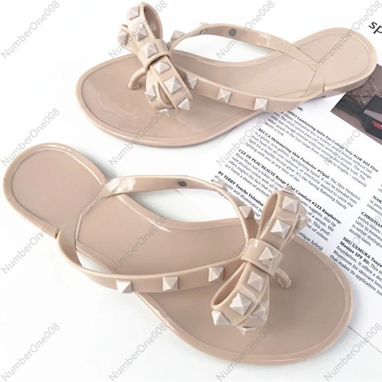 

USA Fashion Big Size Jelly Women's Flip Flops Rivet Beach Slippers Women Latest Summer Shoes Pvc Footwear for Girl and Ladies