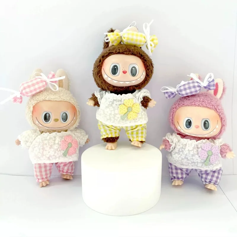 

15-17cm labubu Doll Mini Plush Four-Leaf Clover Costume Idol Candy Hairpin Shorts Three-piece Set Cute Sitting Party Accessories