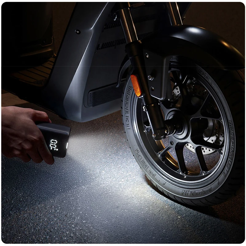 Pompa Udara Portabel Xiaomi Mijia Asli 150psi Layar Tampilan Elektrik 2000mAh untuk Mengisi Ban Sepeda, Bola, Lampu Darurat