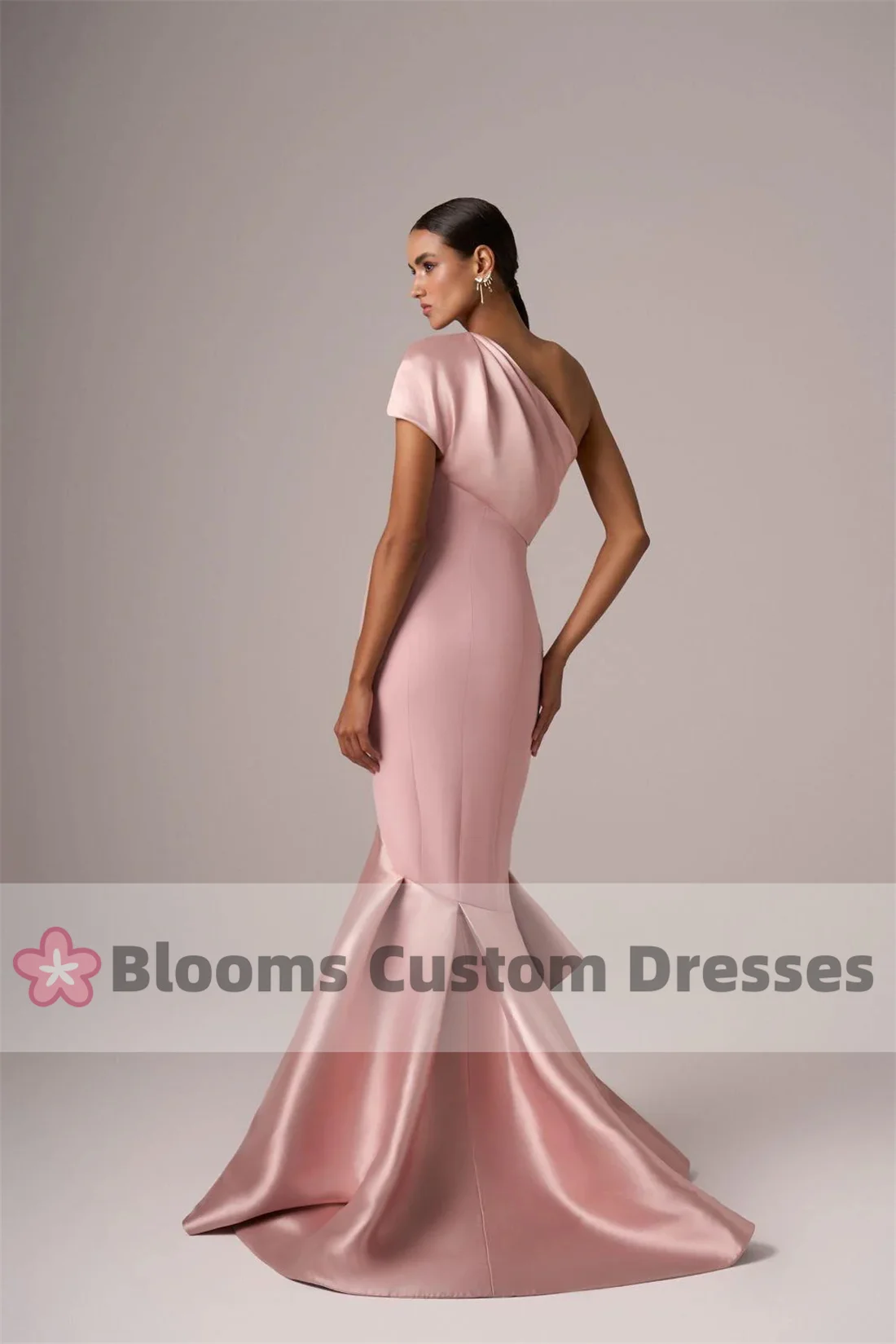 Customized One-shoulder Crepe and Satin Evening Dress 2024 Simple Cocktail Prom Dress Mermaid Modern Elegant Formal Party Gown