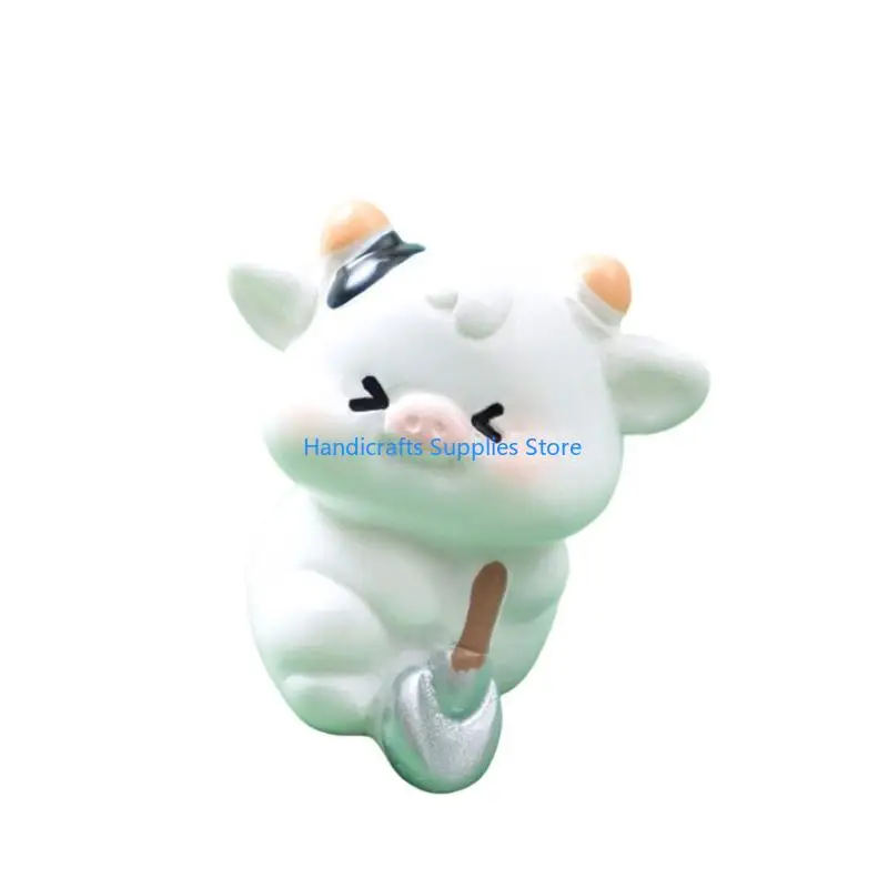 R1WA Cartoon Cow Figure Mini Miniatures Animal Garden Terrarium Resin Decorations