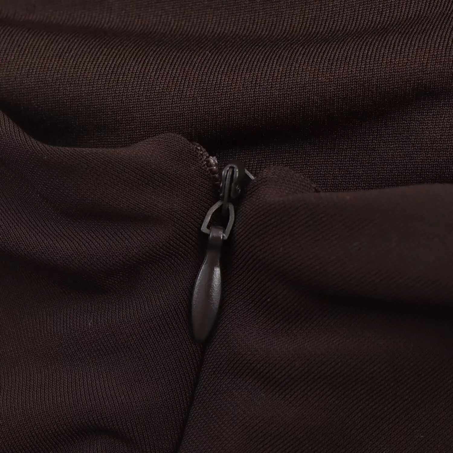 BSK&TRAF2025 damski letni nowy casualowy modny strój hot girl bez rękawów z dekoltem typu halter krótki plisowany top na ramiączkach