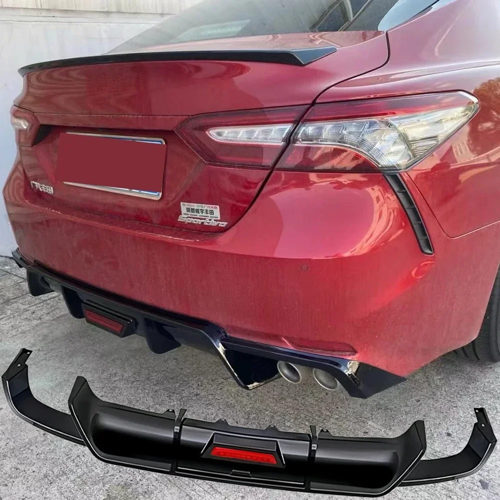 

Gloss Black & Carbon Fiber Print Rear Bumper Lip Spoiler Diffuser DIffusor for Toyota Camry XV70 VIII 8Th Generation 2017 - 2023