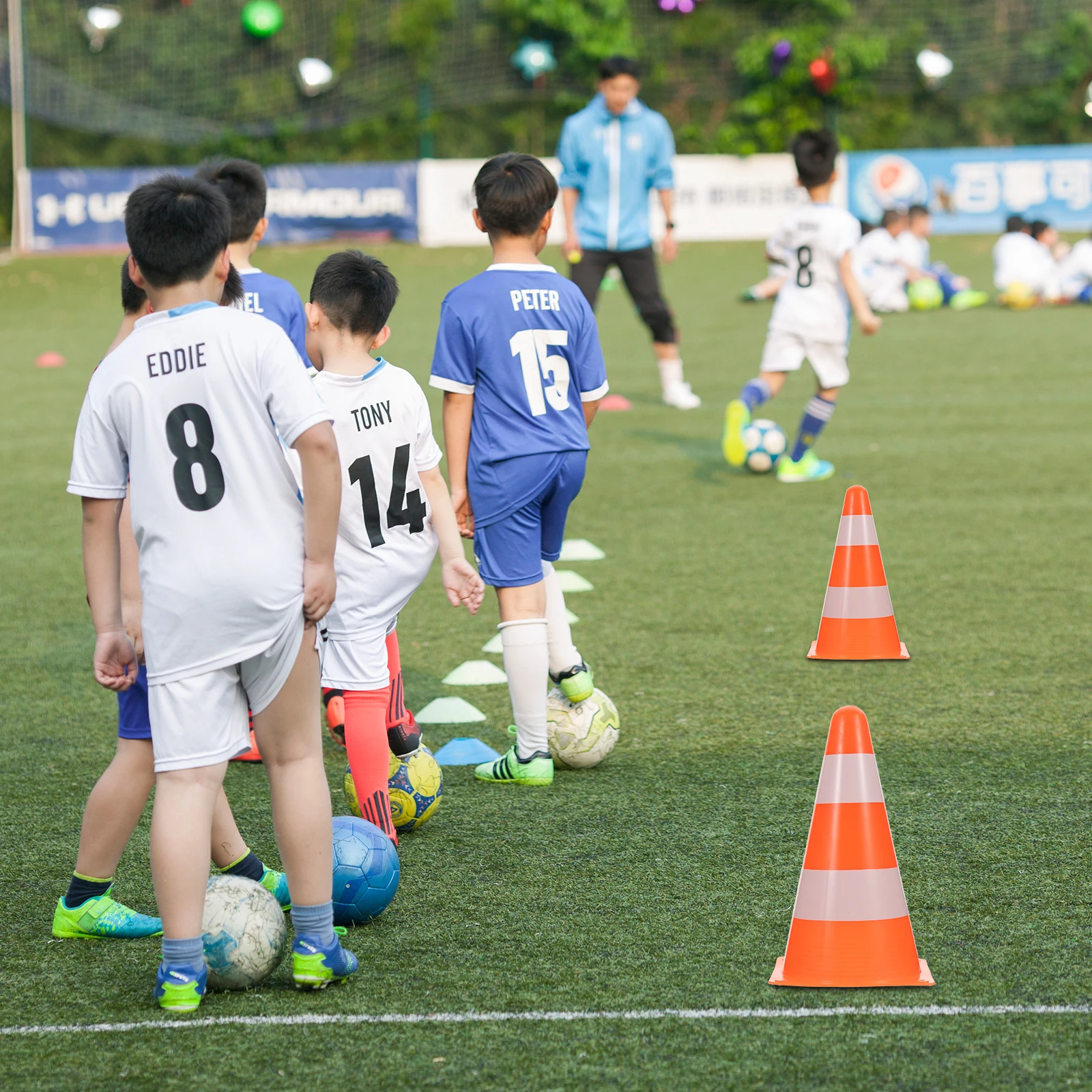 

2 pcs Football Training Cones Marker Buckets PE Material Bright White Sports boundaries Indoor Outdoor Tennis Basketball