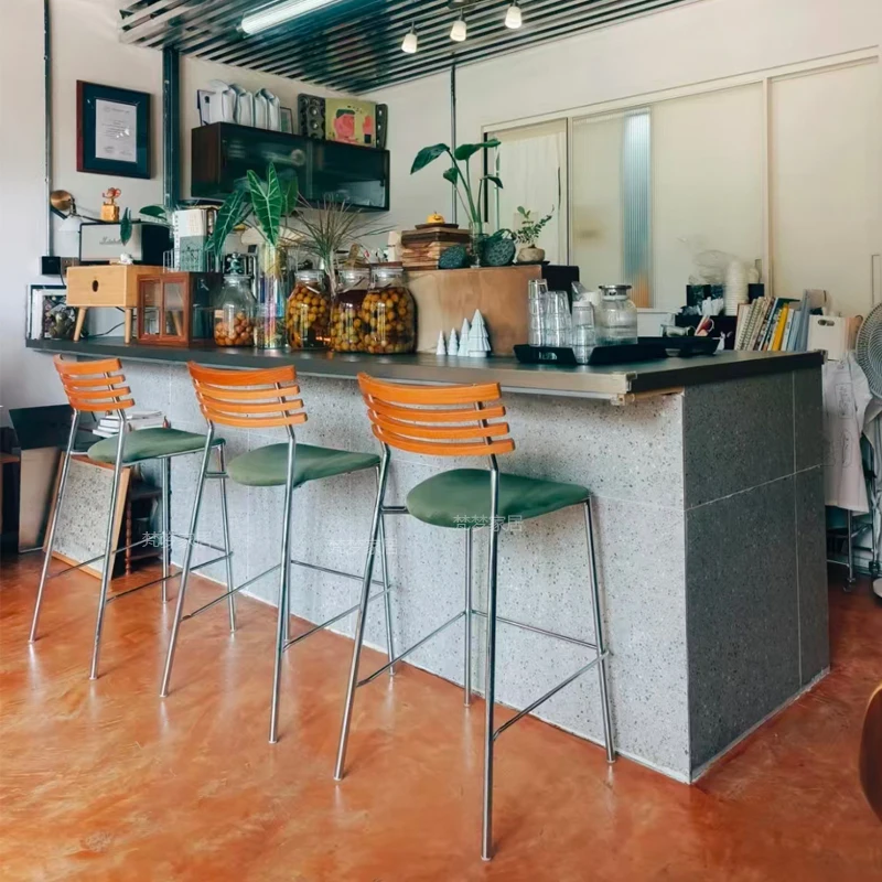 Деревянные минималистичные барные стулья, кремовый балкон, пластиковые барные стулья, дизайн, скандинавский шезлонг, уникальная мебель, профессиональная парикмахерская