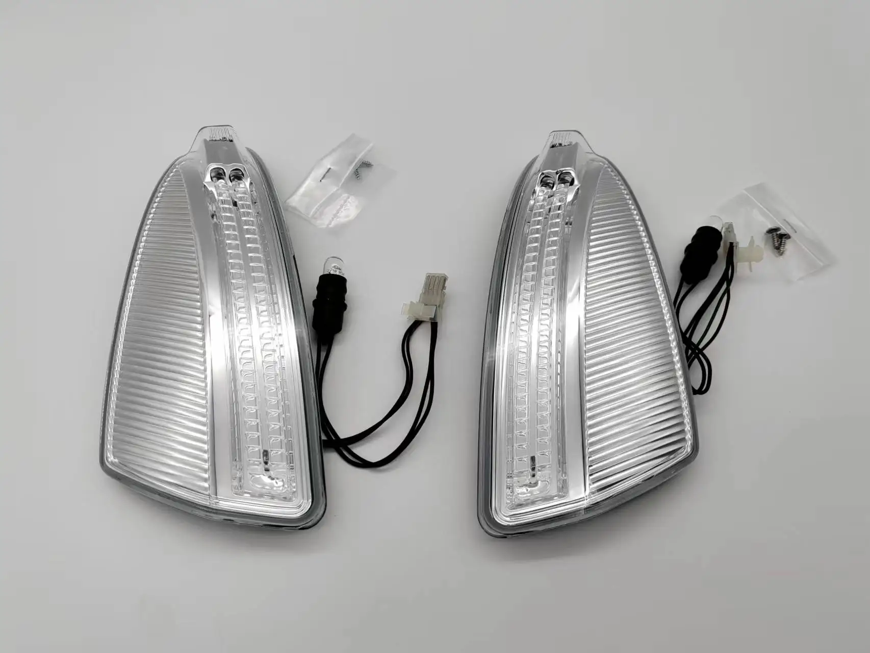 OE; A1649061300 A1649061400  for Benz Left or Right Rearview Mirror Turn Signal Lights W164 GL350 GL450 GL500 ML350 ML300 ML320