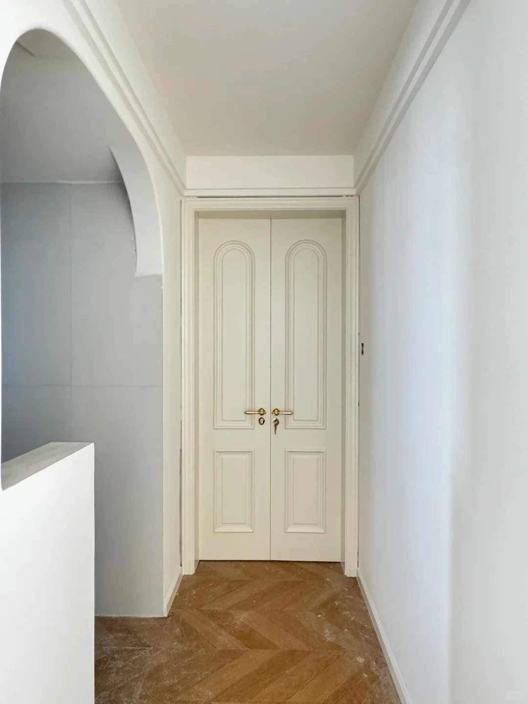 

Luxury Simple Modern Solid White Wood Interior Doors Thermal Insulation Door Environmentally Friendly Formaldehyde-free HDF Door