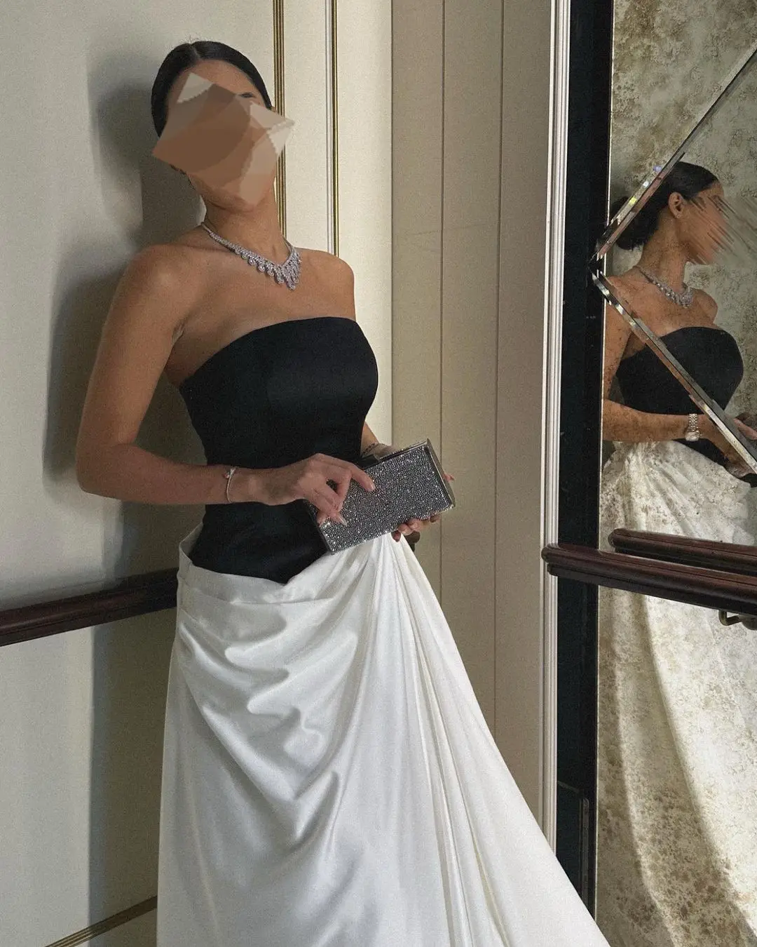 Luxury Evening Dresses 2023 Strapless Sleeveless A-Line Ruffle White Formal Dress Sweep Train Request Wedding فساتين الحفلات