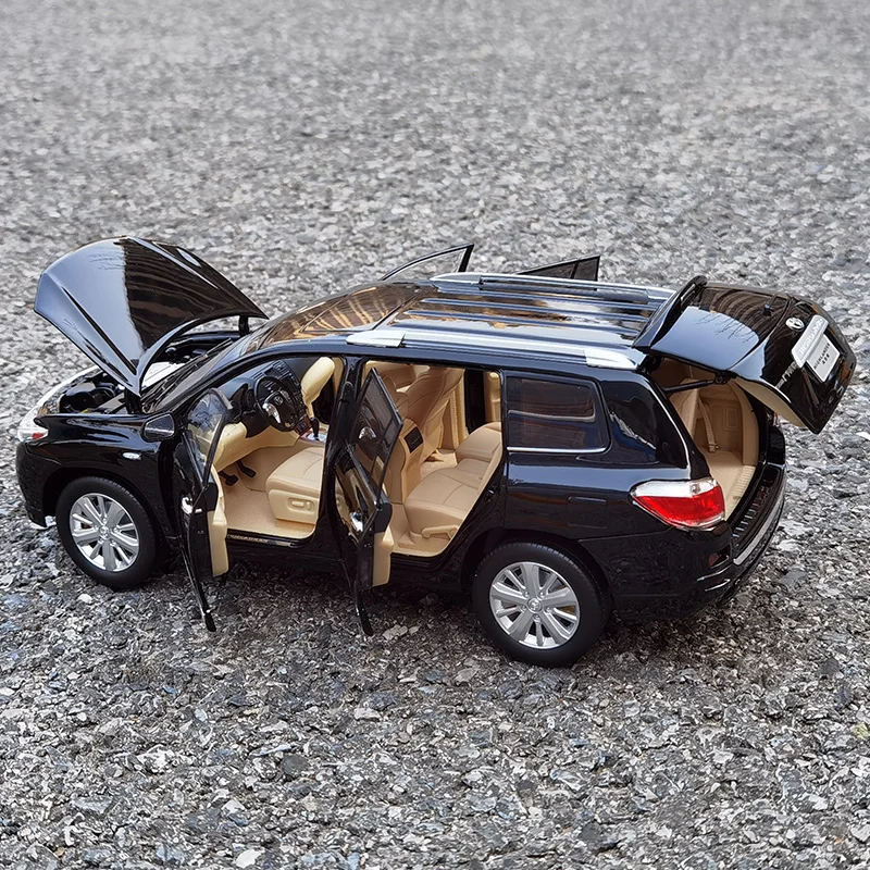 1:18 scale 2012 Toyota  Highlander car model model metal gift Send to a friend Static ornament Birthday present Collect