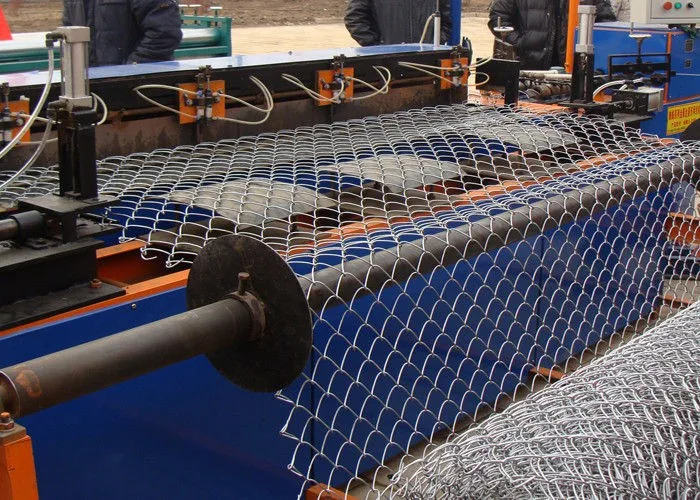 Customized PLC Controlled Chain Link Fence and Diamond Wire Mesh Making Machine