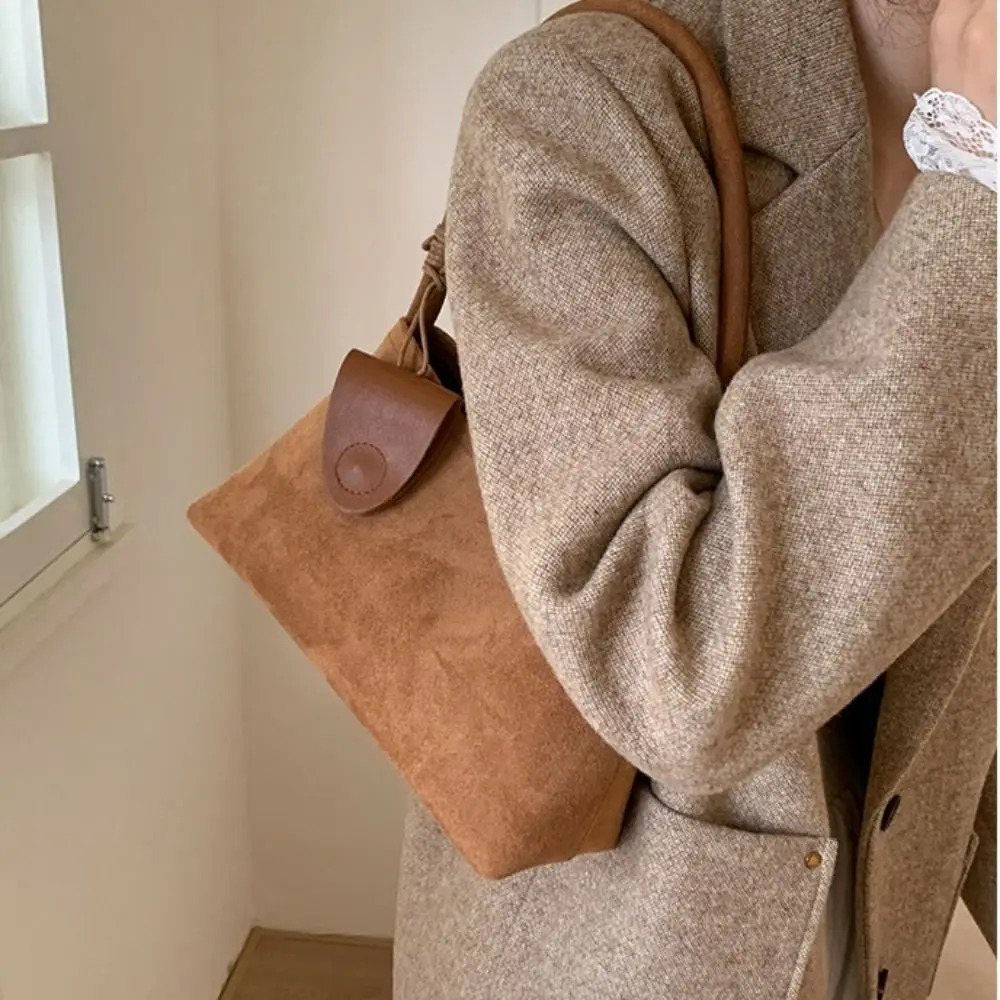 حقيبة إبط من البولي يوريثان غير اللامعة على الطراز الكوري مع حامل نظارات بلون سادة وحقيبة يد ذات سعة كبيرة من جلد البولي يوريثان