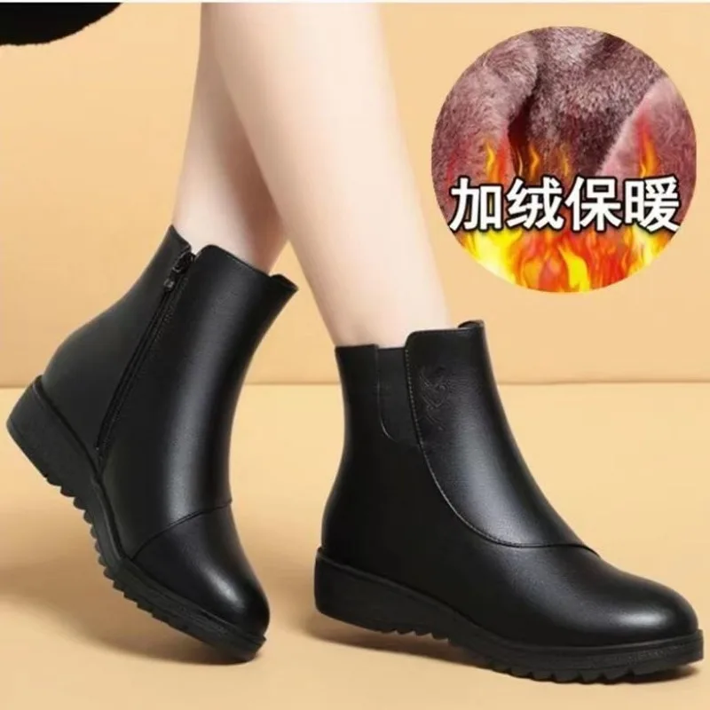 Botas modernas de tacón bajo con punta redonda para mujer, zapatos de alta calidad con cremallera en el tobillo, tacón cuadrado, costura, novedad, 2024