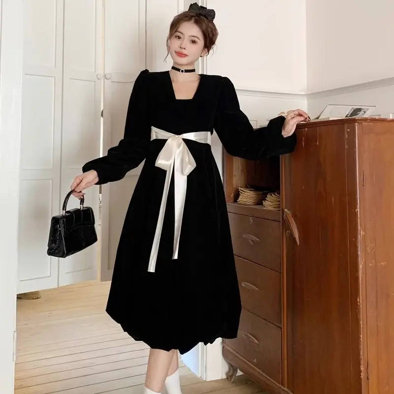 

Velvet Dress With Straps Women'S Autumn Winter 2024 New French Retro Temperament Advanced Bow Design Long Skirt.