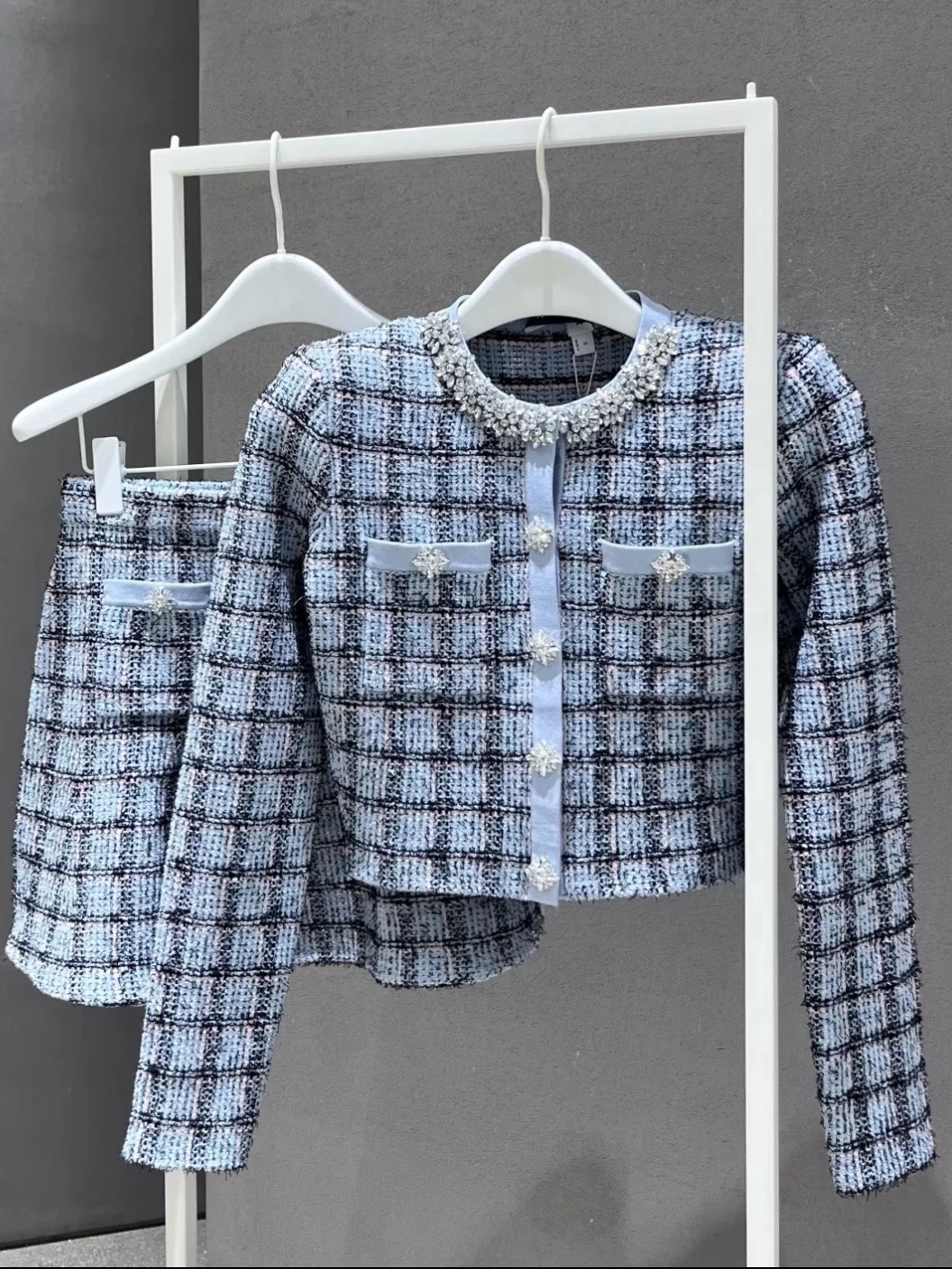 

Early Spring HEIDD SP2026 Knitted Shirt And Half Skirt Set with Plaid Collar Small Fragrance Style Long Sleeve round Neck Sho...