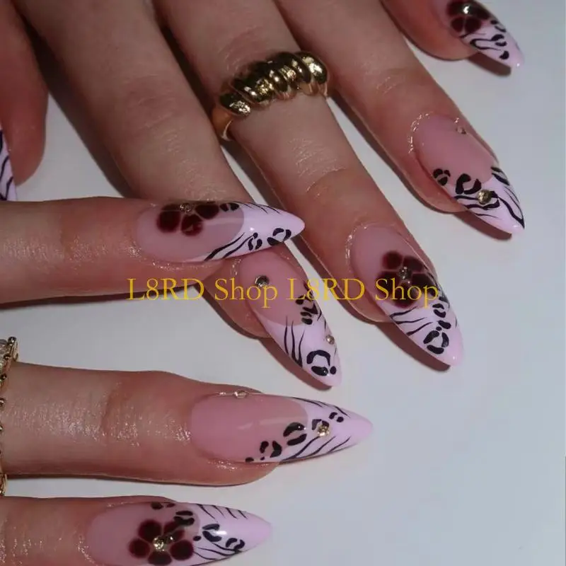 

-й нажатие на гвоздь, поддельные клейки для ногтей на гвозде.