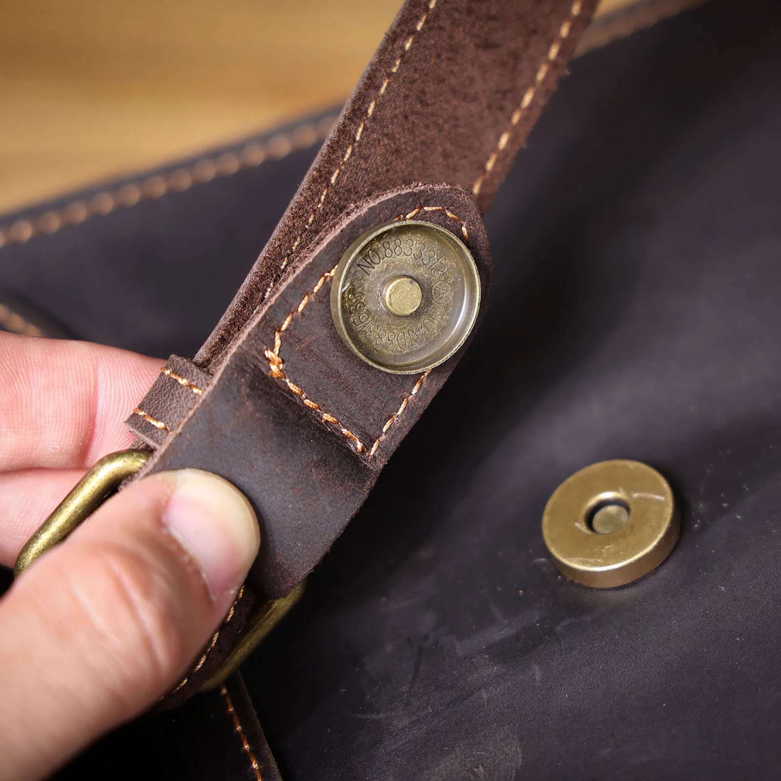 S.WORKER Vollnarbenleder 15" Laptop-Aktentasche Echtleder Herren Büro-Handtasche Messenger-Tasche Business-Bürotasche – Detail 14
