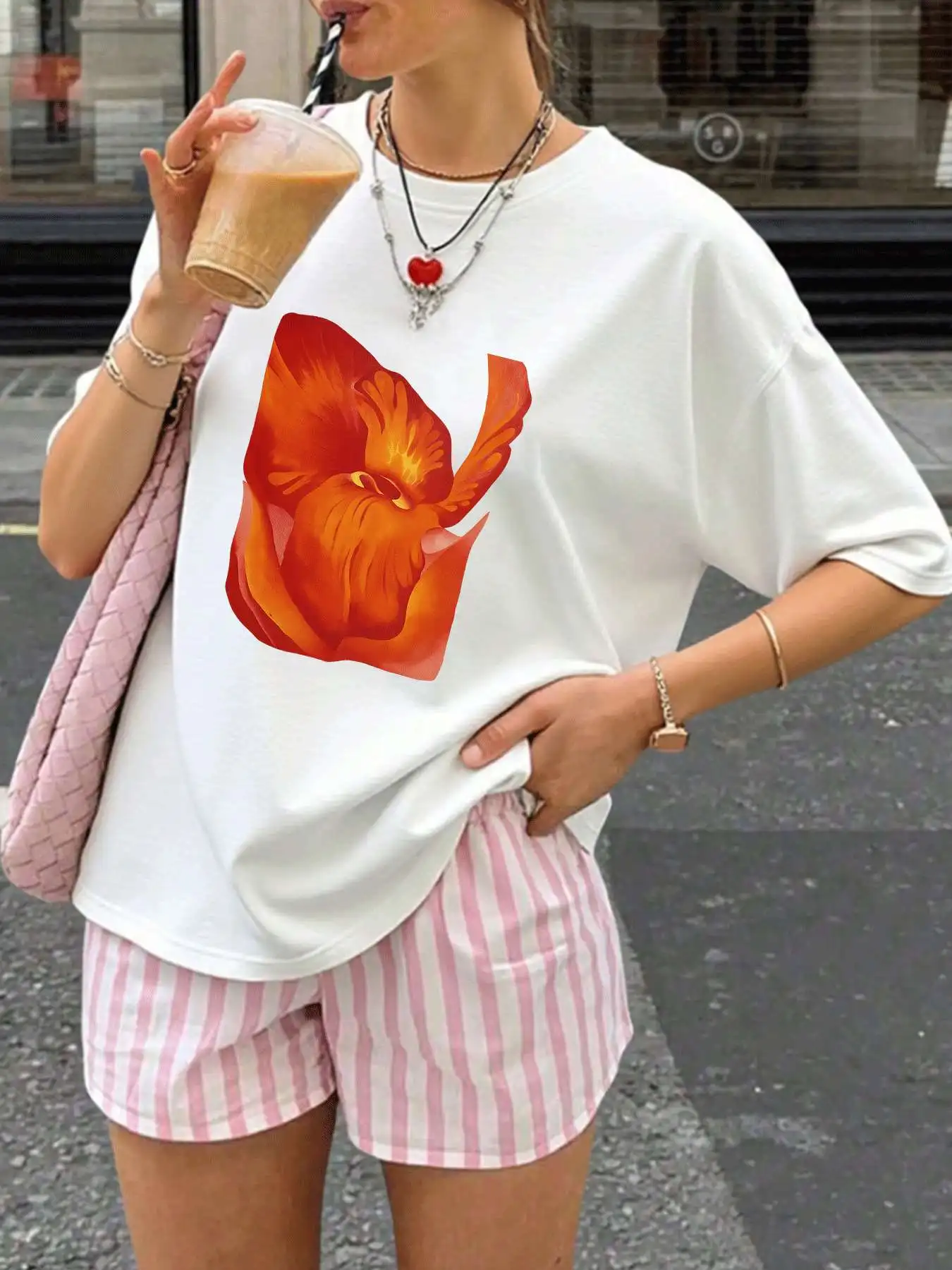 

【WY1316209】Женская футболка больших размеров с круглым вырезом и короткими рукавами с красным цветком, эластичными рукавами и модными принтами