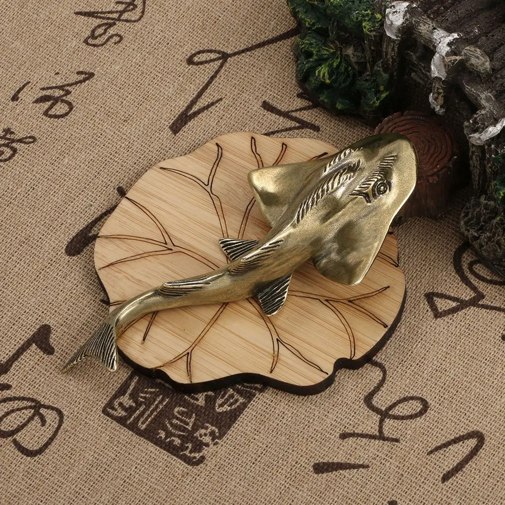 

Brass Guitarfish Statue Retro Desktop Decoration Delicate Sea Animal Model Figurine Miniature Adornment Home Decor Item Brass