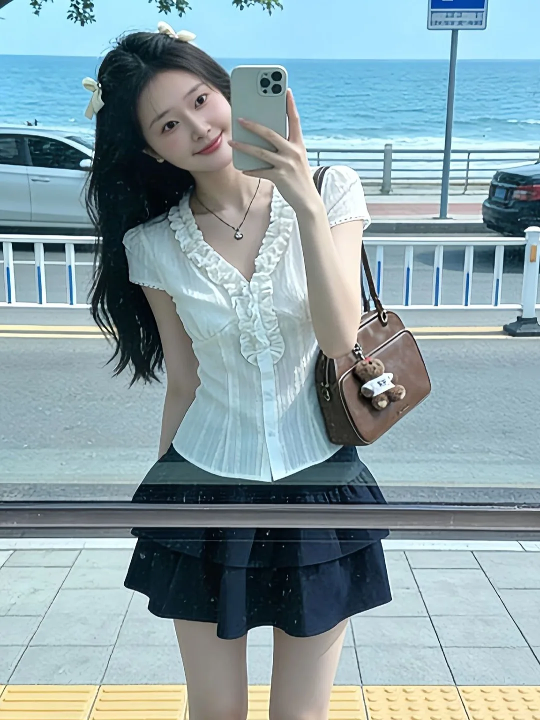 

Женская рубашка с V-образным вырезом и коротким рукавом в французском стиле с текстурой под дерево, приталенная, красивая, дышащая, приятная к телу, повседневная