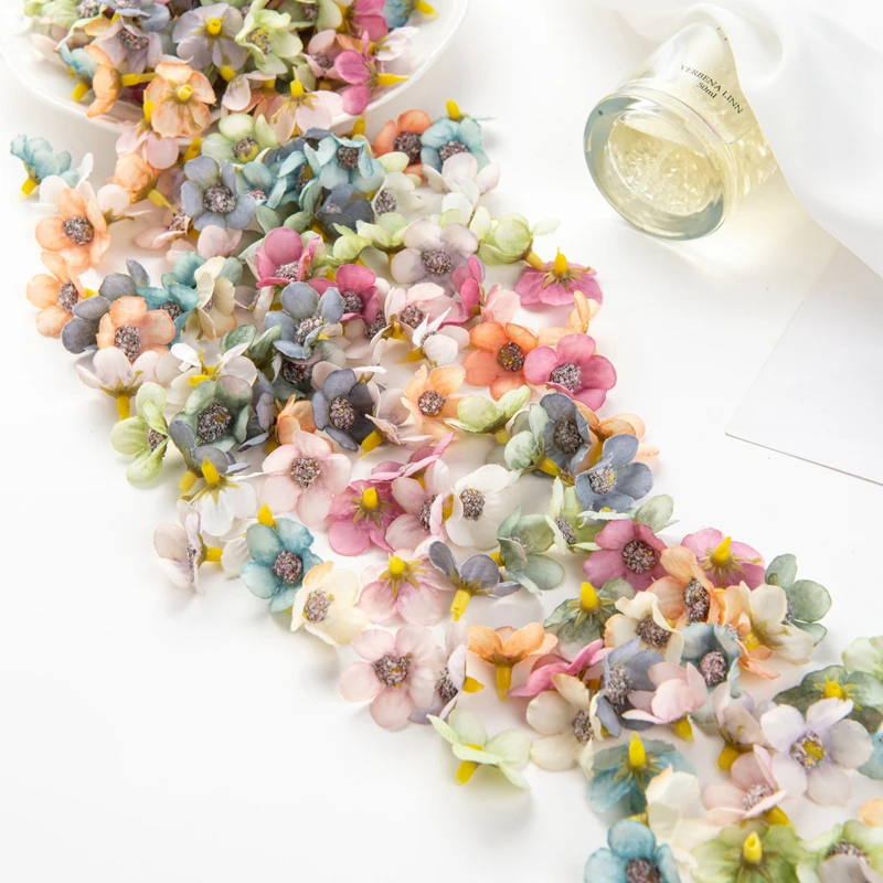 50 Stück 3 cm große Kunstblumen für Scrapbooking, DIY-Süßigkeitenboxen, Hochzeitsfeier, Heimdekoration, handgemachter Valentinstagskranz, Seiden-Mini-Gänseblümchen – Detail 6