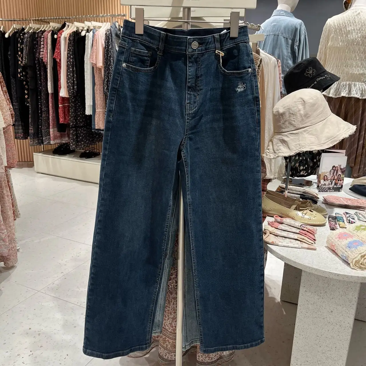 

Spring 2026 High Waist Straight Leg Jeans Women's Versatile Slimming Commuter Jeans Korean Style Cotton Stretch Zipper Fly