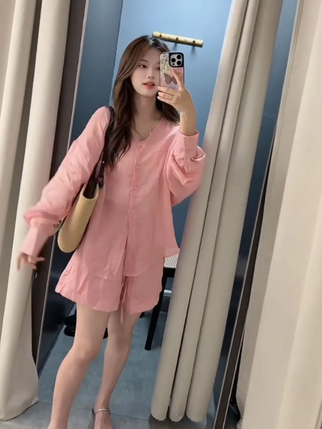 

Summer 2026 Women's Pink Casual V-Neck Loose Sun Protection Shirt Shorts Set Fashionable Two-Piece Suit Polyester Fiber