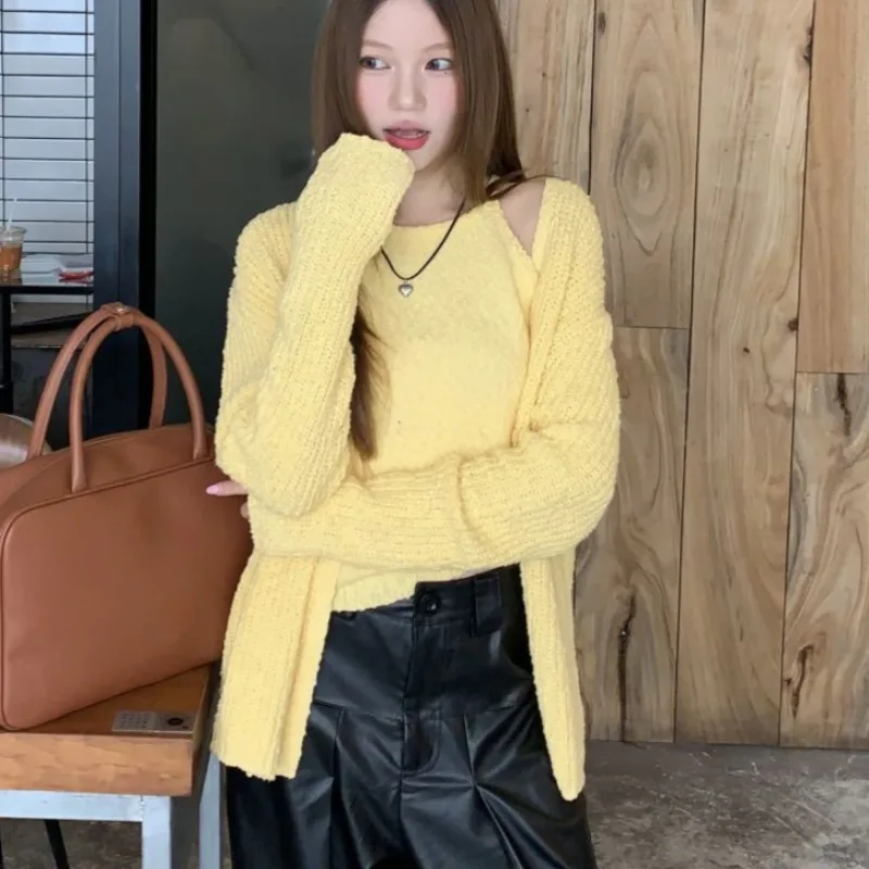 Women Sets Halterneck Camis Inner Top V-neck Long Sleeve Cardigan Knitted Sweater 2pcs All-match Casual Korean Style Autumn Chic