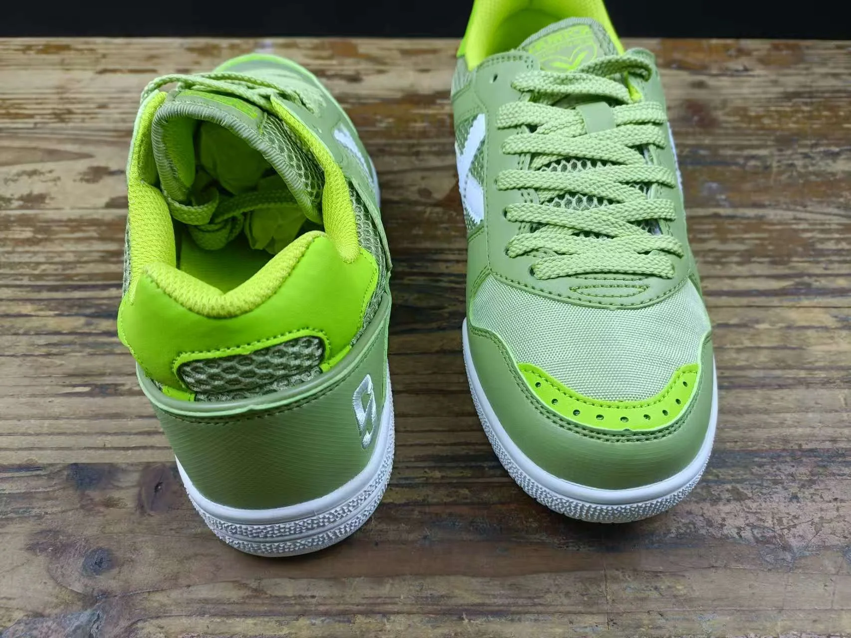 New hot sale professional unisex lightweight breathable anti-friction table tennis shoes training shoes volleyball shoes Very go