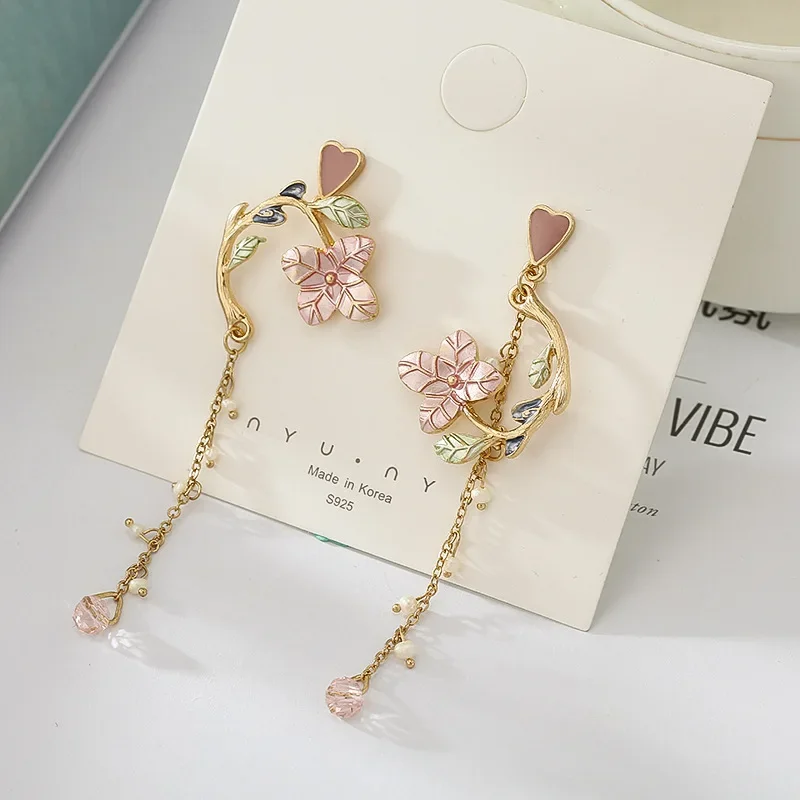 2021 Korean Retro Gentle Pink Petal Flower Clip Earrings Long Crystal Tassel Sakura Clip on Earrings without pierced Female Girl