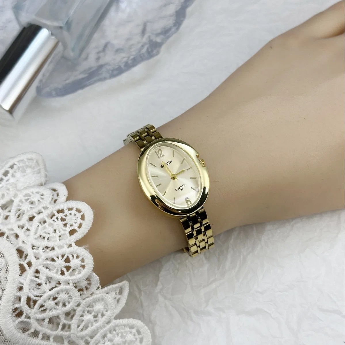 Zegarki damskie Luksusowy zegarek na rękę w stylu light luxury z owalnymi tarczami w kształcie jajka gołębiego, zegarek kwarcowy, zegarek damski