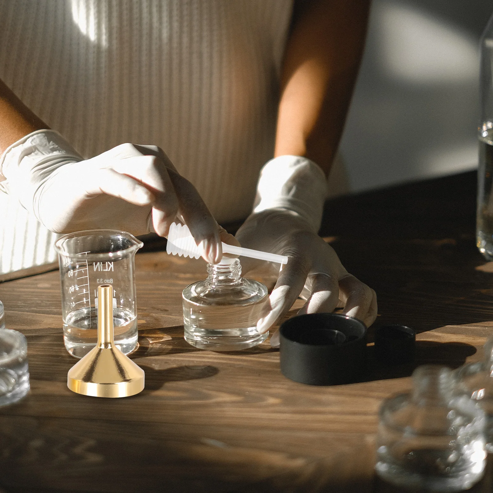 

Perfume Dispenser Filling Accessory Scent Mini Funnel Multi-purpose Metal Small Portable Funnels for Transferring