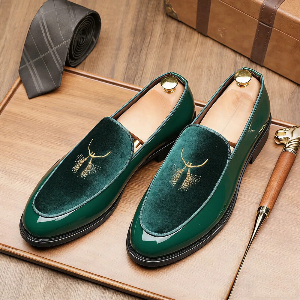 

British Style New Men Suede Leather Dress Shoes Cool Embroidery Heel Casual Business Shoes Slip-on Loafers