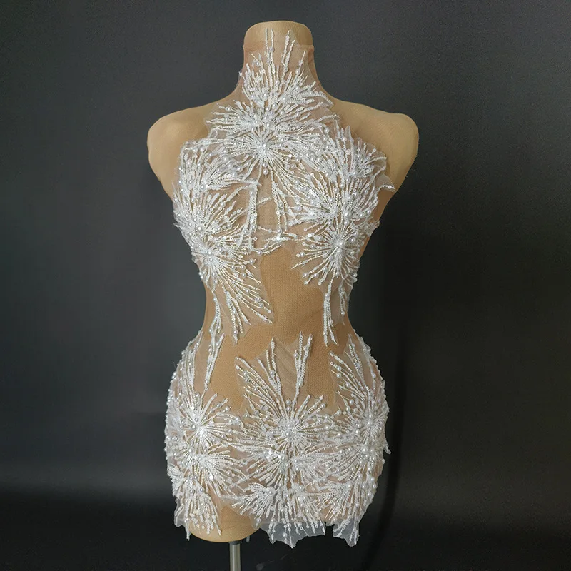 패션 홀터넥 스트랩 숏 드레스 개성있는 스트릿 스타일 스킨톤 시스루 섹시 이브닝 파티 여성 미니 드레스