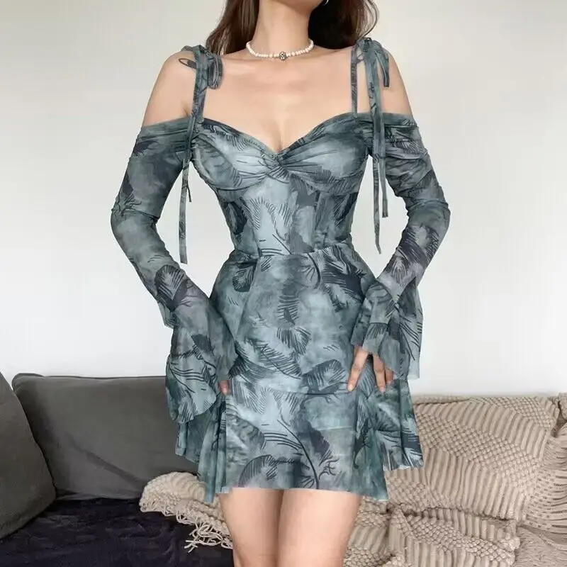 

Women's 2024 New Summer Sexy One-line Shoulder Flared Sleeve Print Waist Slimming Halter Dress