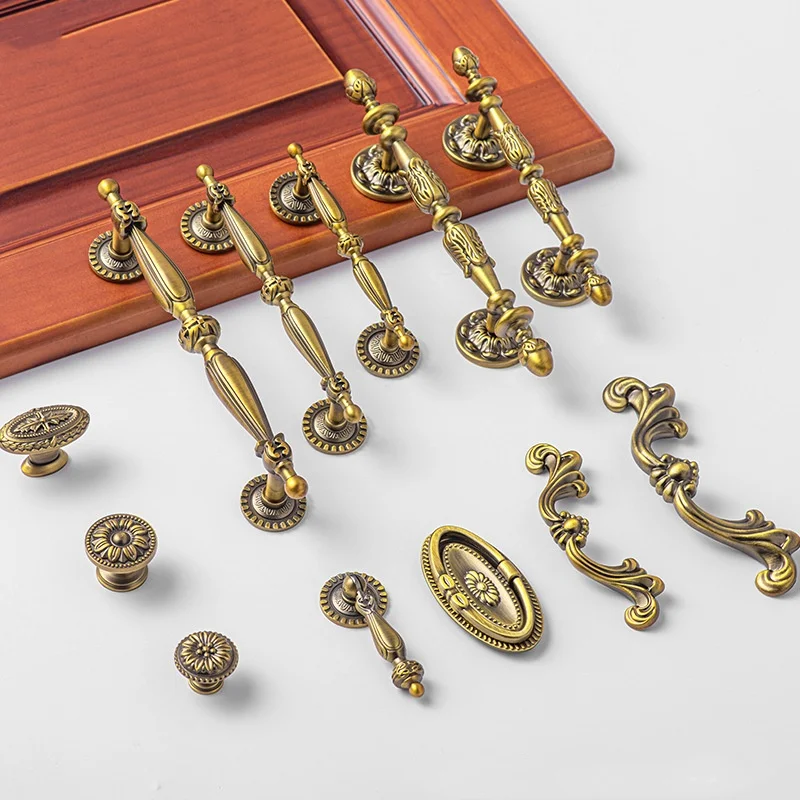 Poignées d'armoire de cuisine en laiton massif Antique, poignées de tiroir Vintage rétro de luxe, boutons de tiroir, quincaillerie de meubles de cuisine