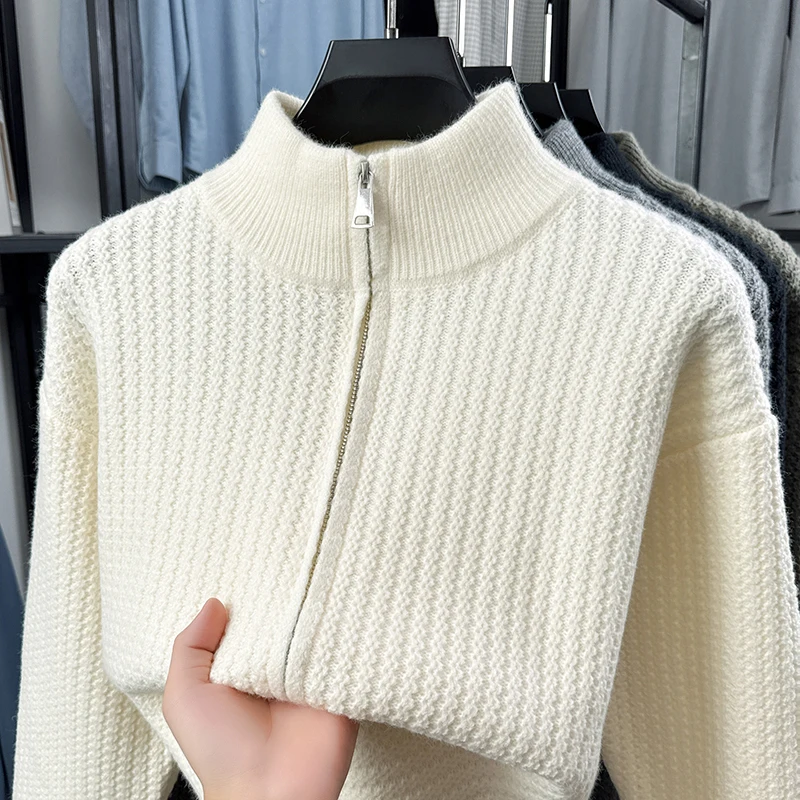 Hochwertiger Herbst-Winter Strick-Cardigan Designer-Neuheit Schlichter Lässiger Herren-Reißverschluss-Pullover mit Stehkragen Klassischer Jacquard Trendiger Sweater-Mantel – Detail 12