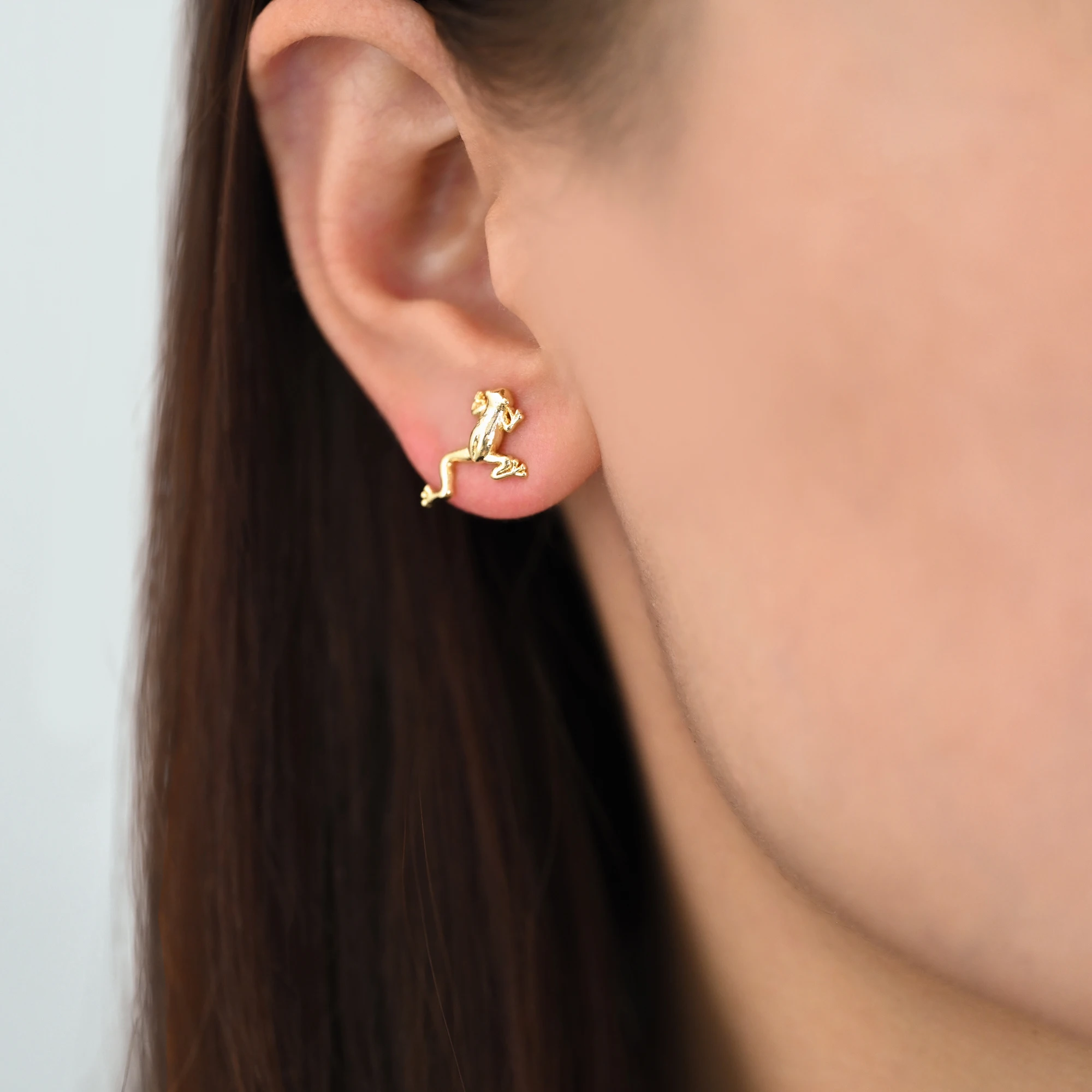 10pcs Gold Frog Earrings, Gold Plated Brass, Cute Animal Stud Earrings (GB-4531)