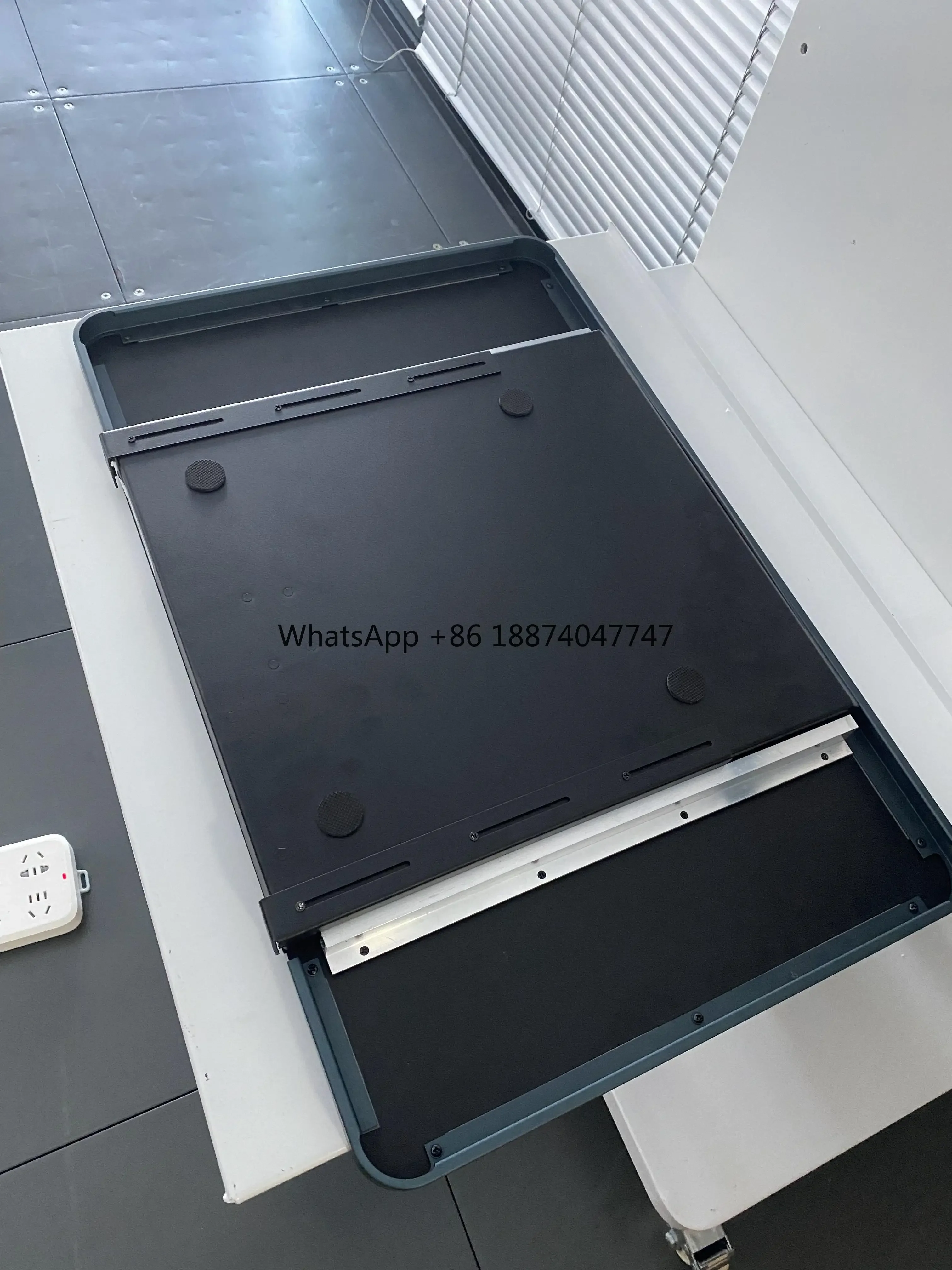 OEM High Quality Laser TV Table Stand Intelligent Motorized Mobile Telescopic UST Projector Cabinet