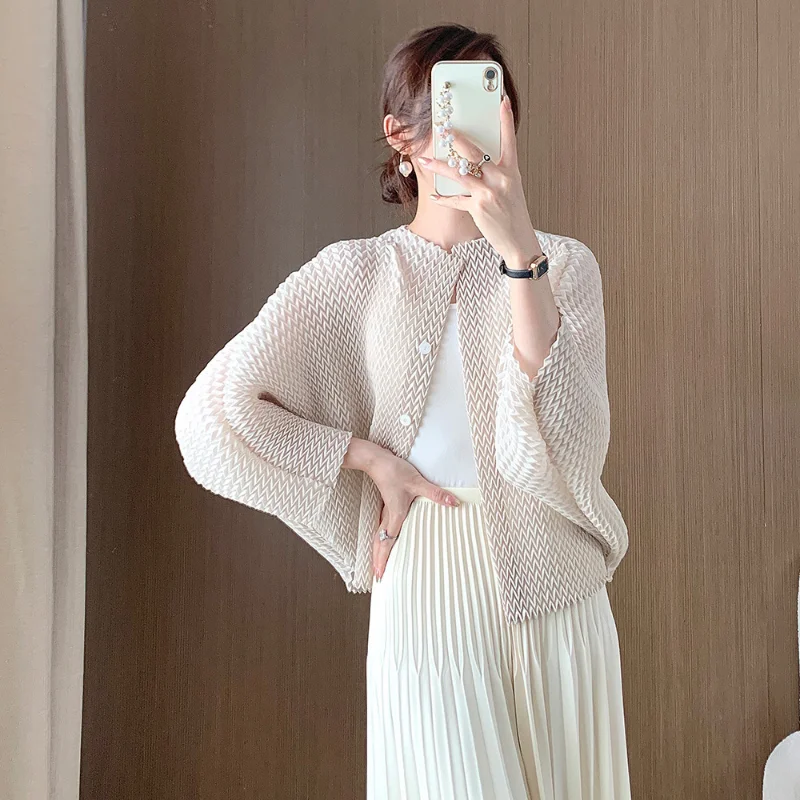 Women Pleated Short Coats Spring Knitted Cardigan Loose High-end Shawl Autumn Long Sleeves Single-breasted Loose Fit Batman Tops