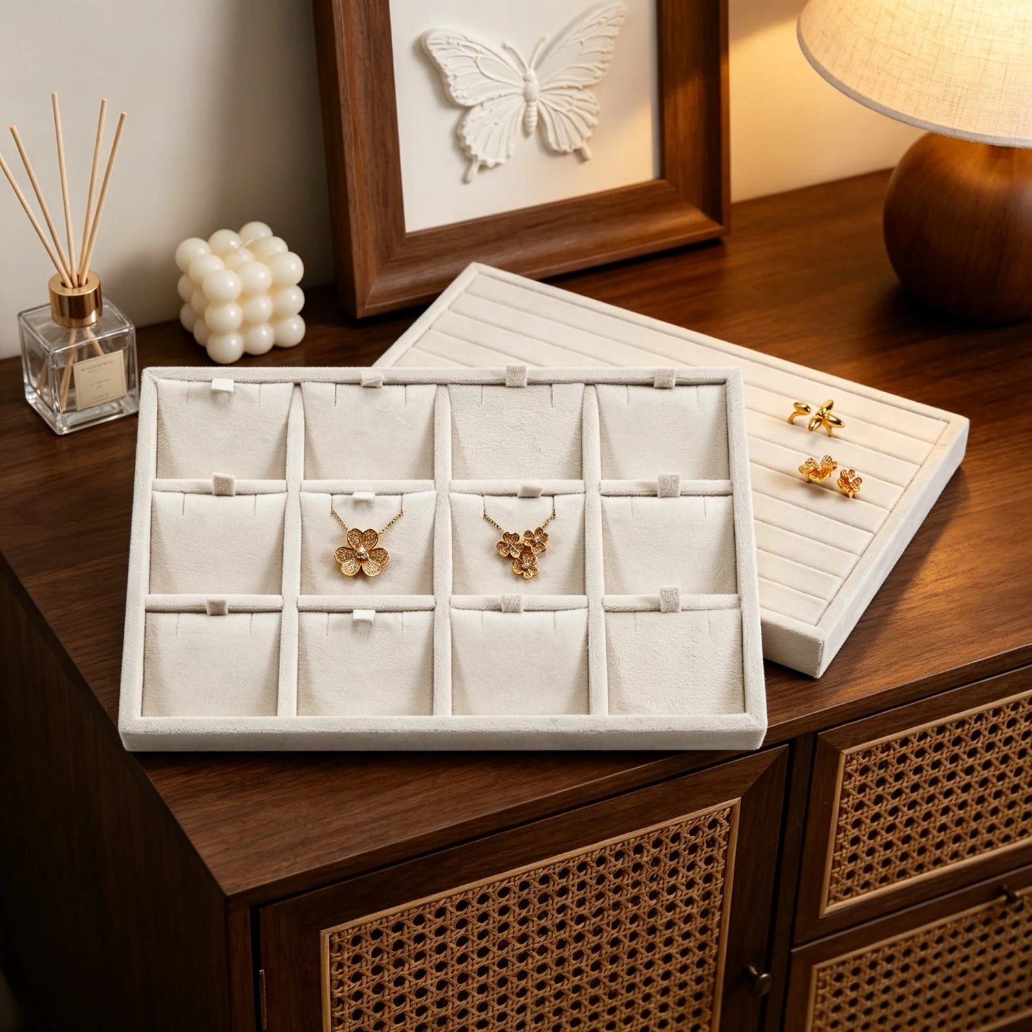 

Органайзер для украшений Yinbeini: бархатный лоток с выдвижными ящиками, многосекционная подставка для хранения серег, колец, ожерелий, браслетов, часов P093