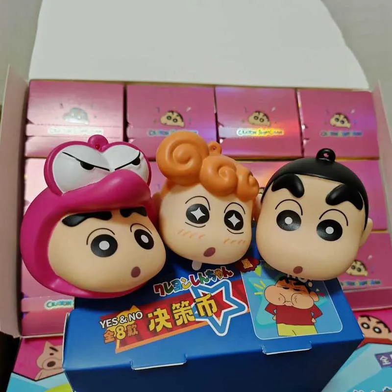 Miniso подлинный в наличии: карандаш Шин Чан, ночник, подвеска, глухая коробка, декоративное украшение, милый игривый идеальный праздничный подарок