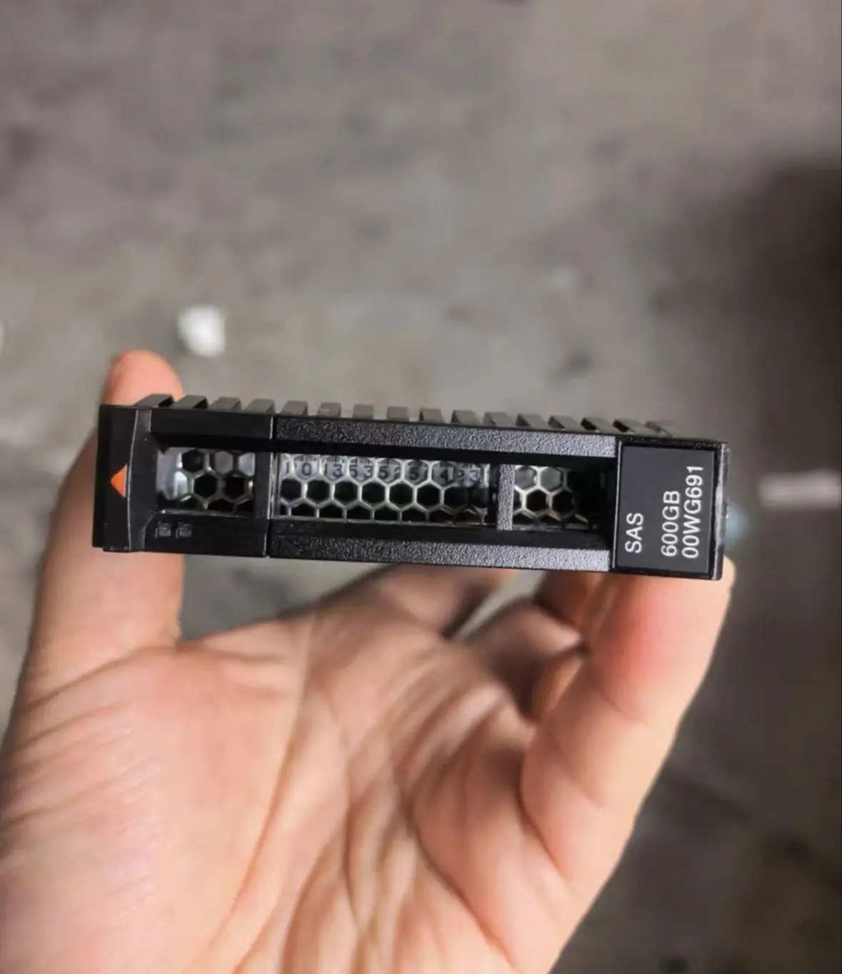 

For 00WG691 00WG690 600G SAS 10K 12G 2.5-inch server hard drive